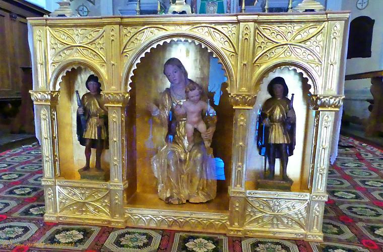 Altar in der Dorfkirche Illegio