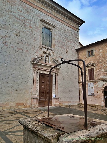 Santa Maria Maggiore Spello Portal