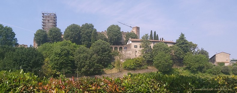 Blick aufs Castello Ponti sul Mincio